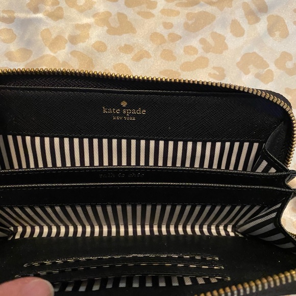 Kate Spade wallet wristlet - Picture 2 of 3